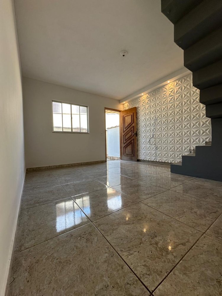 Casa Duplex - Venda - Lagoinha - So Gonalo - RJ